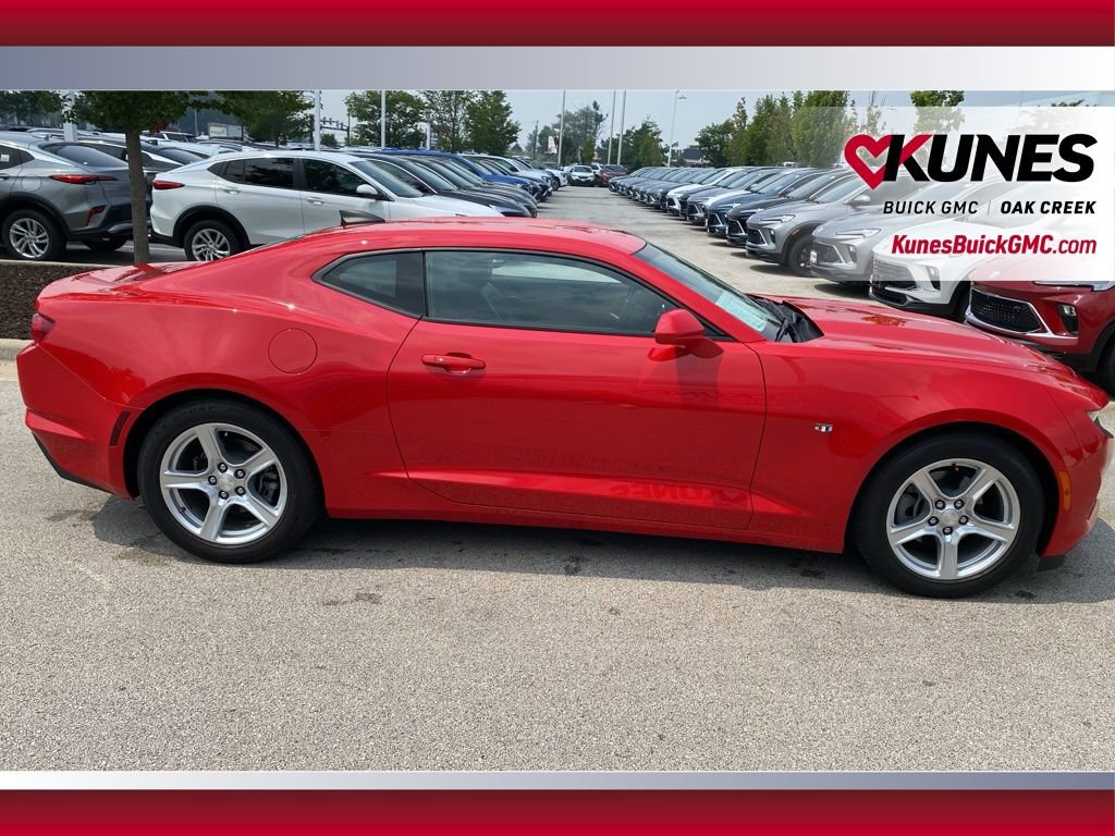2023 Chevrolet Camaro 2LT photo 3