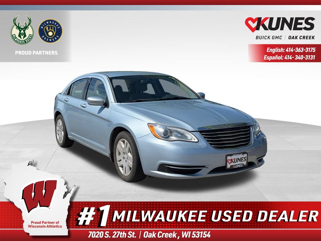2013 Chrysler 200 LX's photo