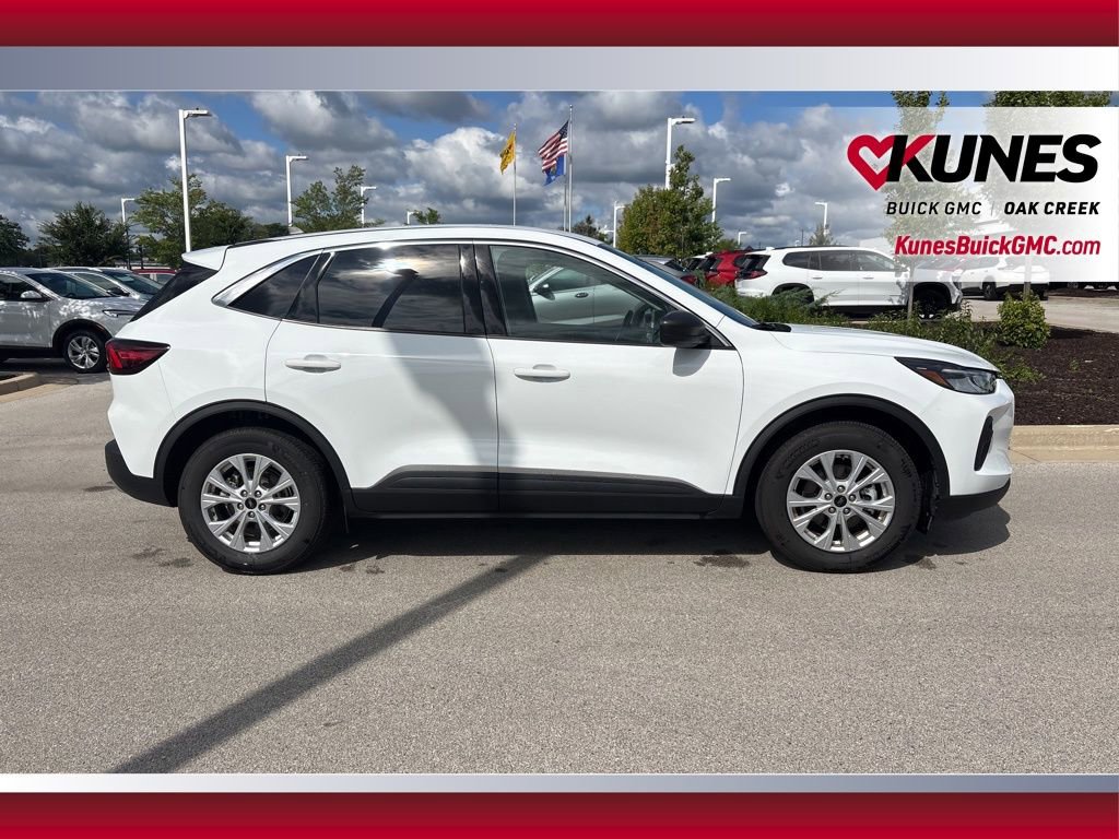 2024 Ford Escape Active photo 2