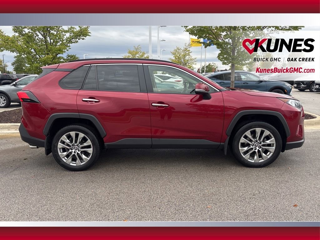 2020 Toyota RAV4 Limited photo 3