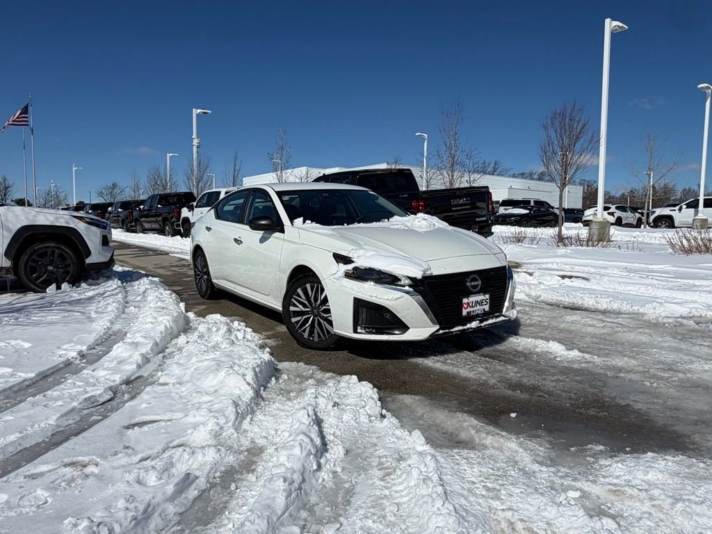 2025 Nissan Altima SV