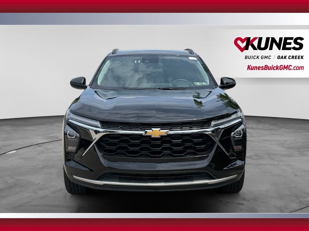 Used 2025 Chevrolet Trax LT SUV