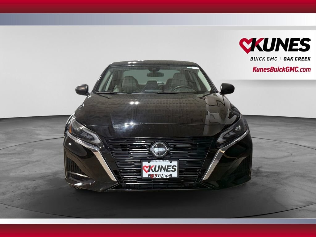 Used 2025 Nissan Altima SV Sedan