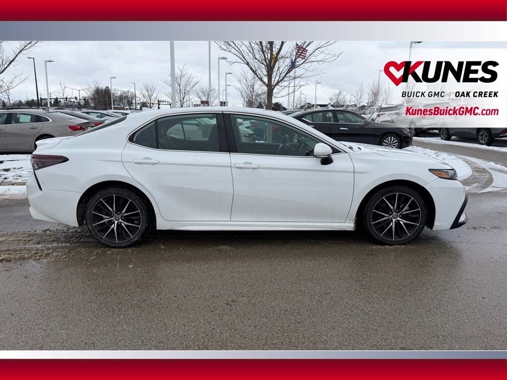 Used 2023 Toyota Camry SE Sedan