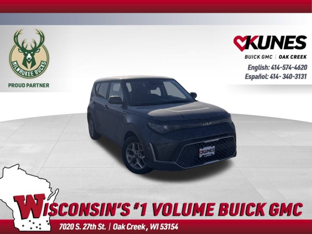 2023 Kia Soul LX's photo
