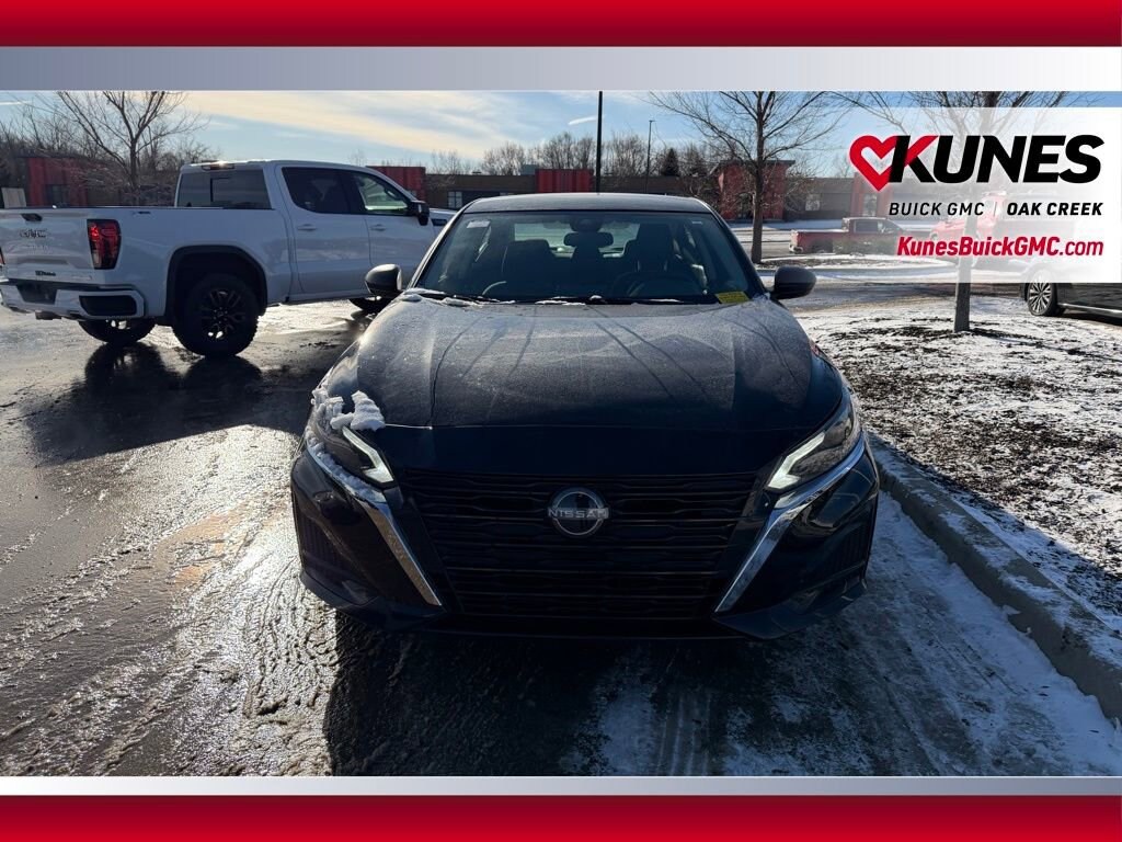 Used 2024 Nissan Altima 2.5 SV Sedan