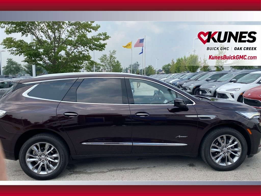 2023 Buick Enclave Avenir photo 3