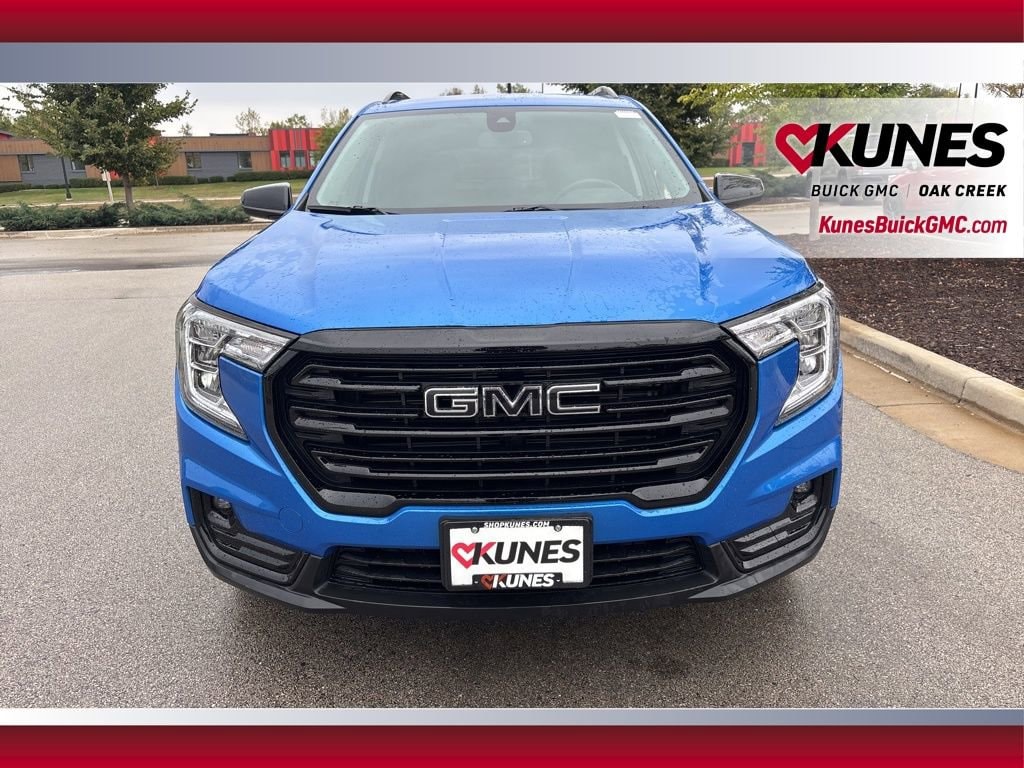 Used 2024 GMC Terrain SLT SUV