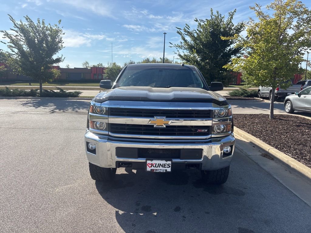 2016 Chevrolet Silverado 2500HD LT photo 2