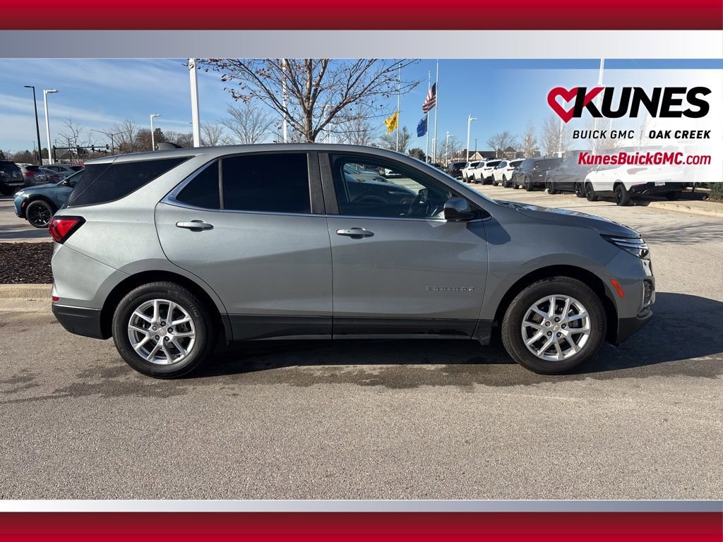 2024 Chevrolet Equinox LT photo 3