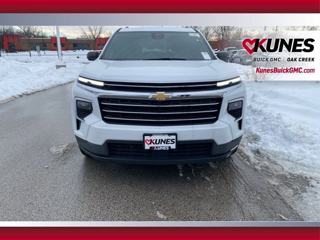 Used 2024 Chevrolet Traverse LT SUV