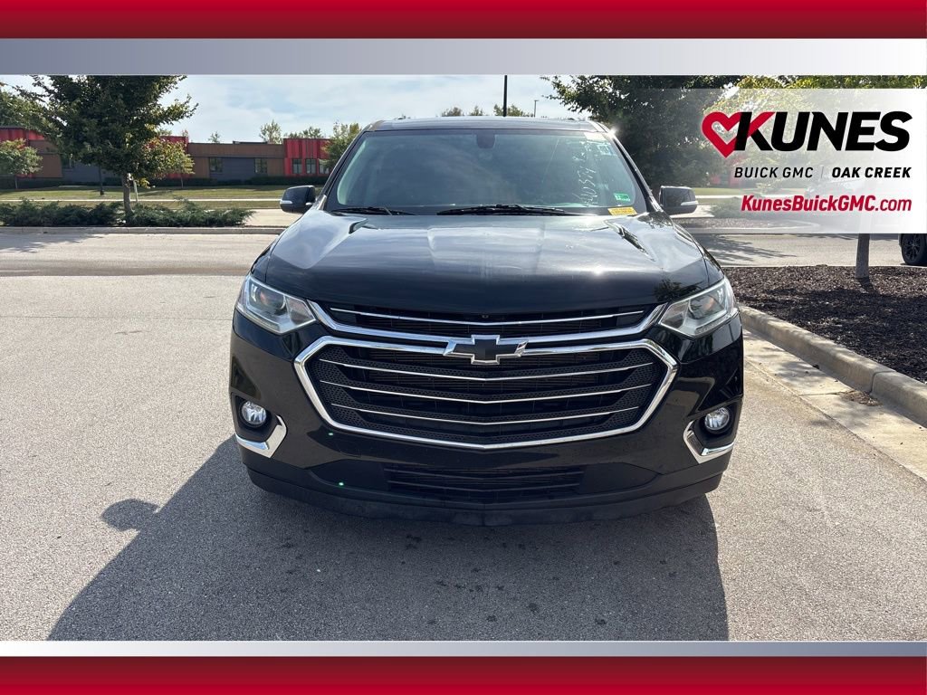 2021 Chevrolet Traverse Cloth 1LT photo 2