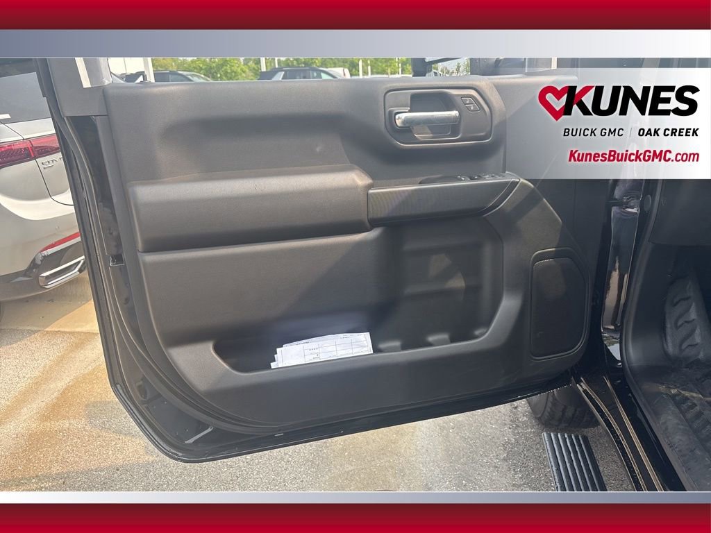 2025 GMC Sierra 2500HD Pro - Photo 13