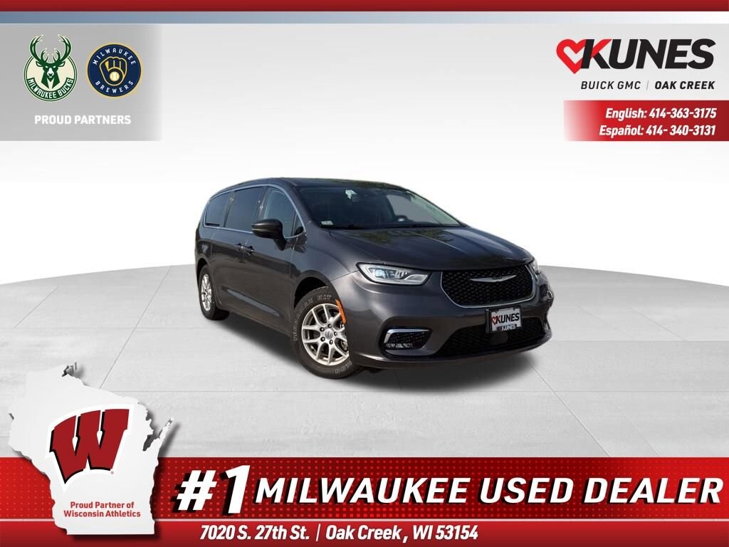 Used 2023 Chrysler Pacifica Touring L Van Passenger Van