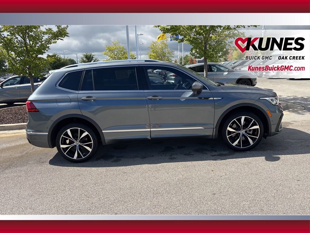 2022 Volkswagen Tiguan SEL Premium R-Line photo 2