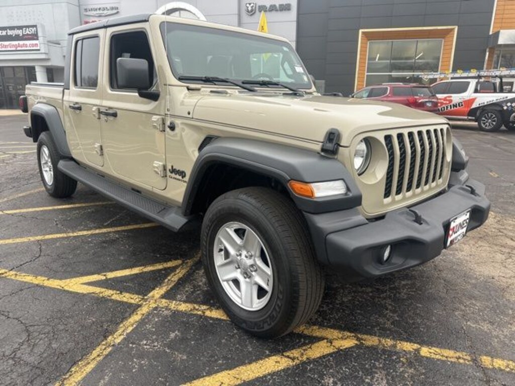 Used 2020 Jeep Gladiator Sport Truck