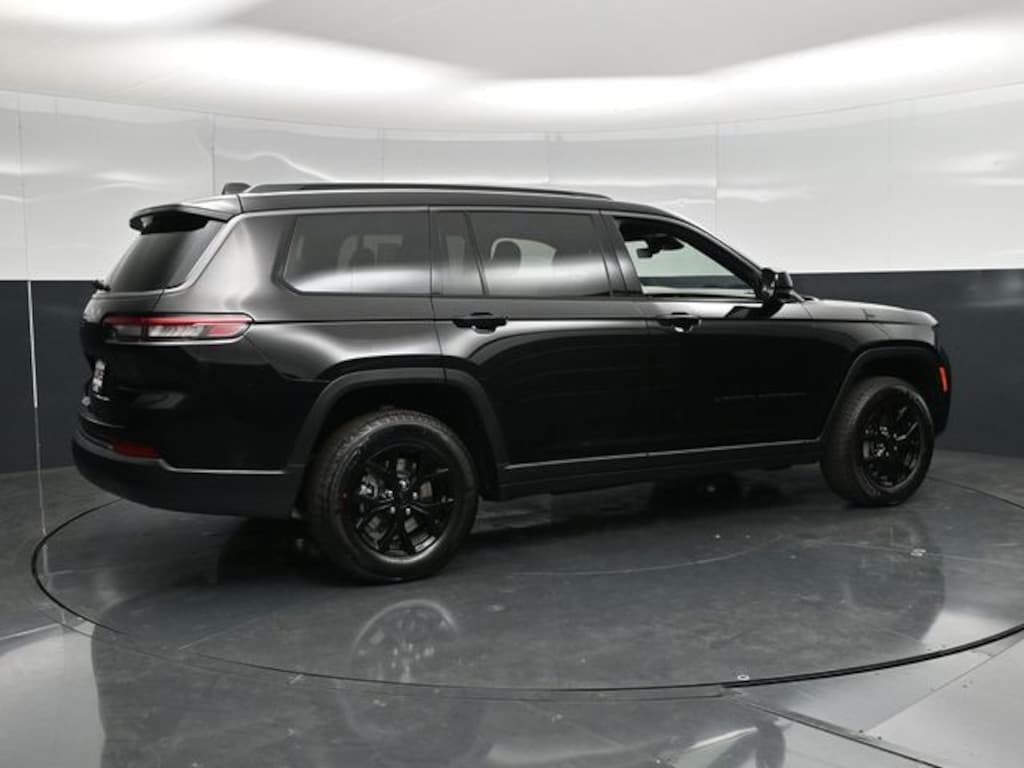 New 2026 Jeep Grand Cherokee Laredo Altitude Sport Utility