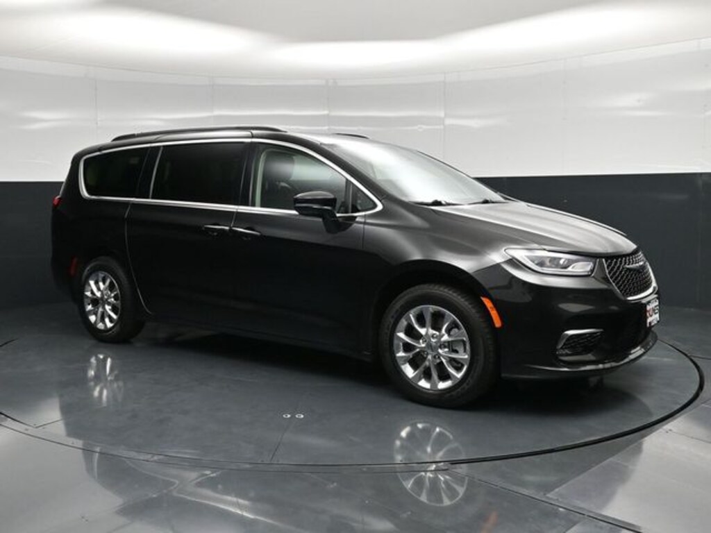 Used 2022 Chrysler Pacifica Touring L Minivan/Van