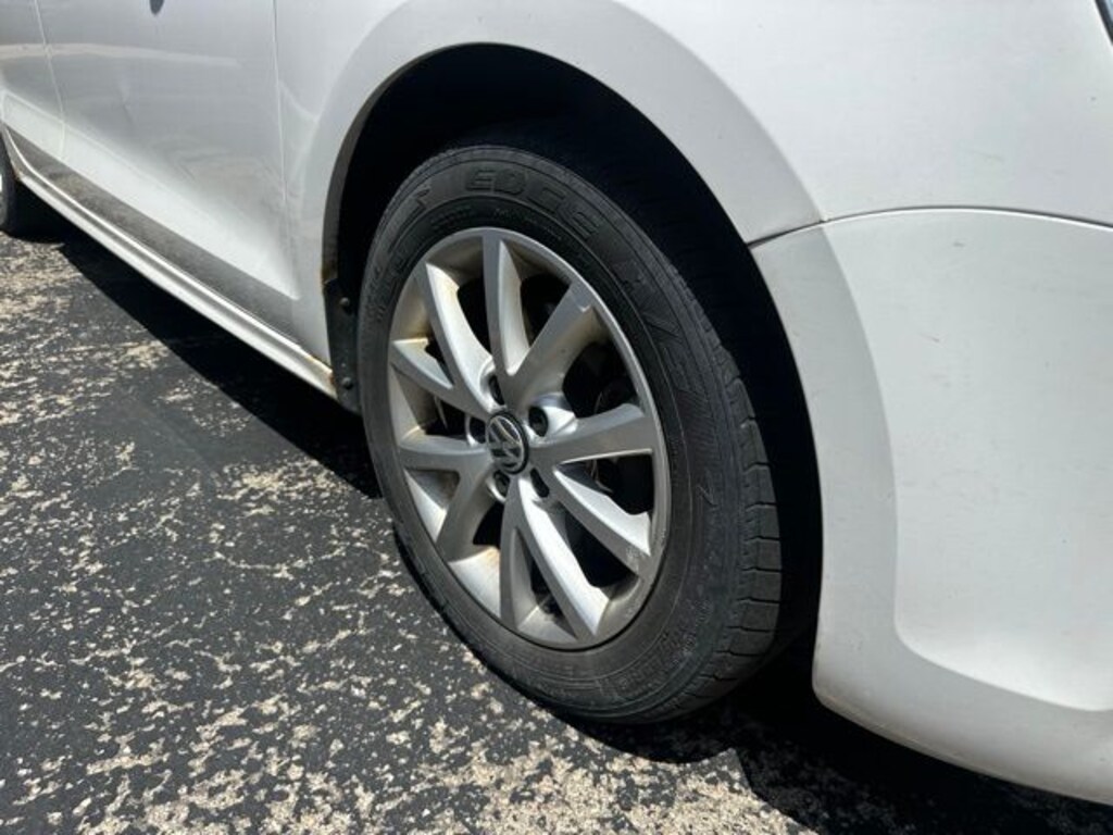 Used 2014 Volkswagen Jetta 1.8T SE w/Connectivity/Sunroof Sedan