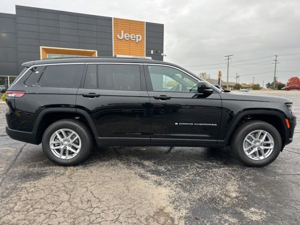 New 2025 Jeep Grand Cherokee Laredo Sport Utility