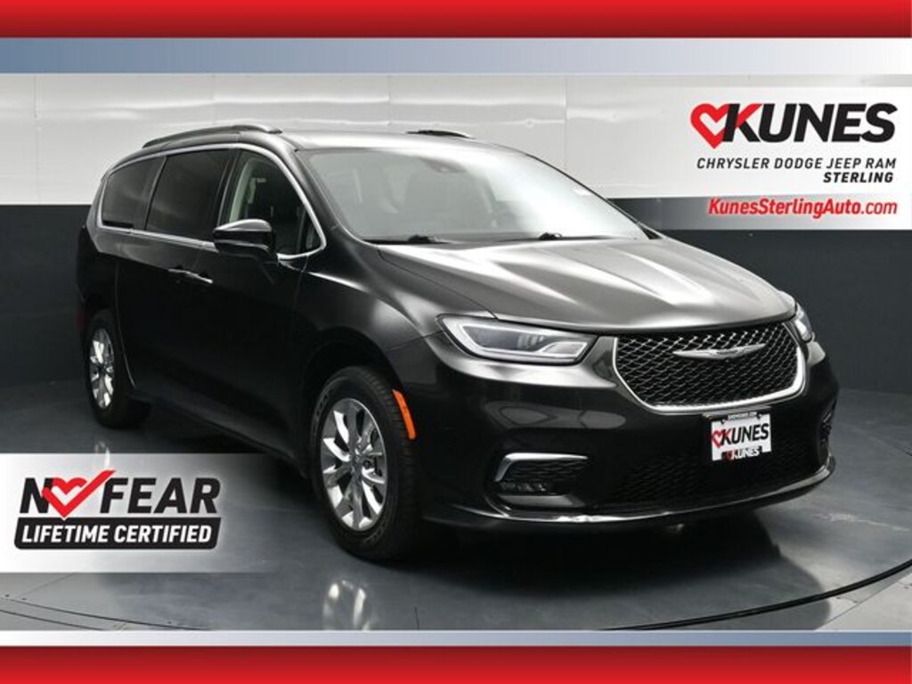 Used 2022 Chrysler Pacifica Touring L Minivan/Van