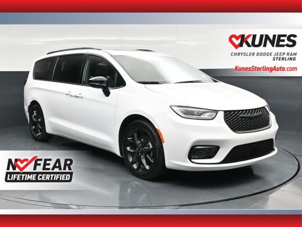 Used 2025 Chrysler Pacifica Limited Minivan/Van