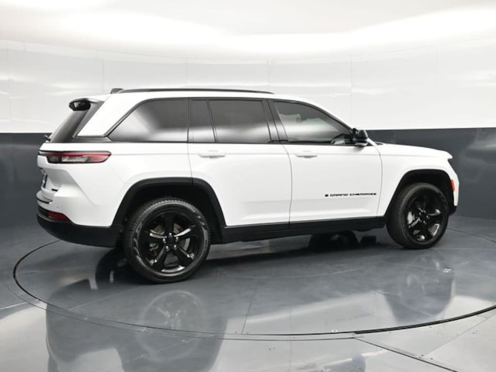 Used 2025 Jeep Grand Cherokee Limited SUV