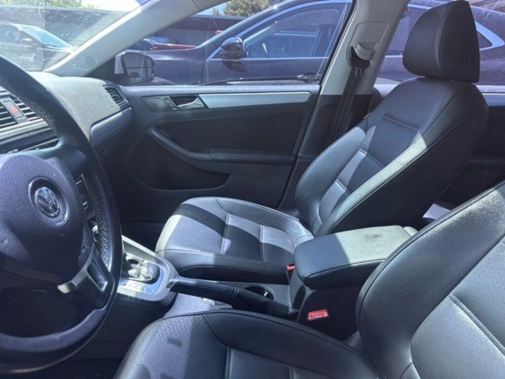 Used 2014 Volkswagen Jetta 1.8T SE w/Connectivity/Sunroof Sedan