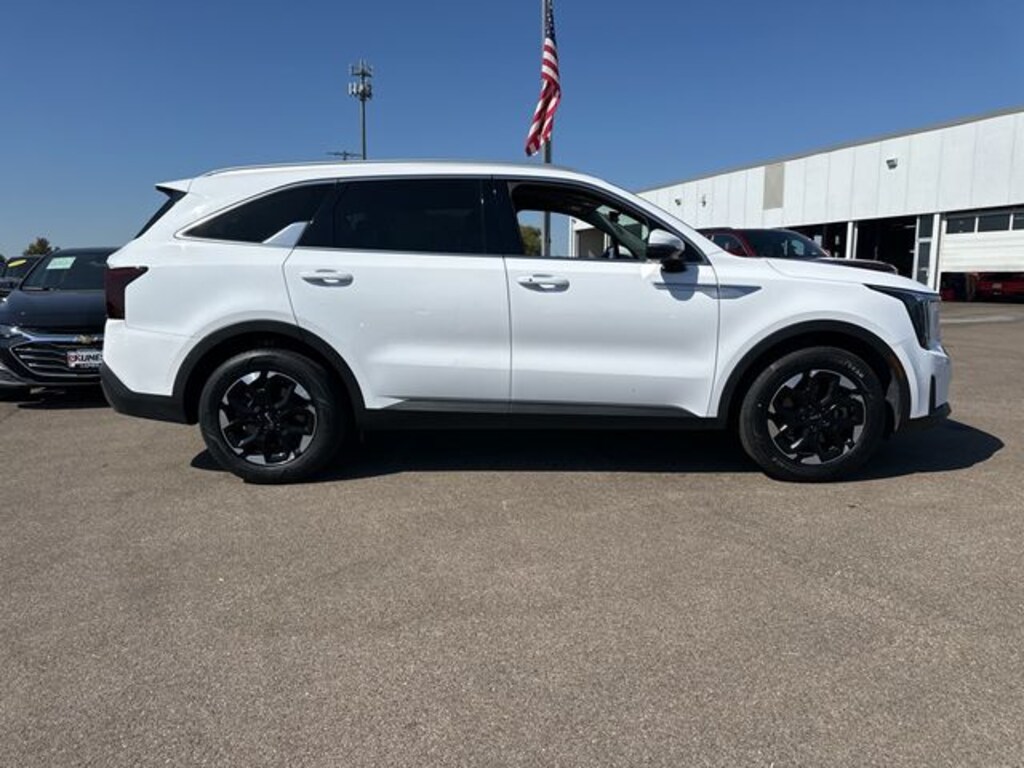 Used 2024 Kia Sorento S SUV