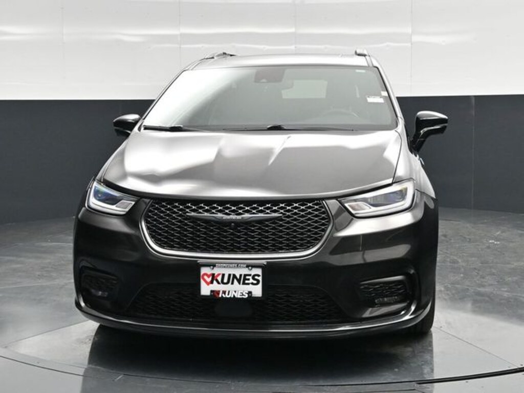 Used 2024 Chrysler Pacifica Hybrid Select Minivan/Van