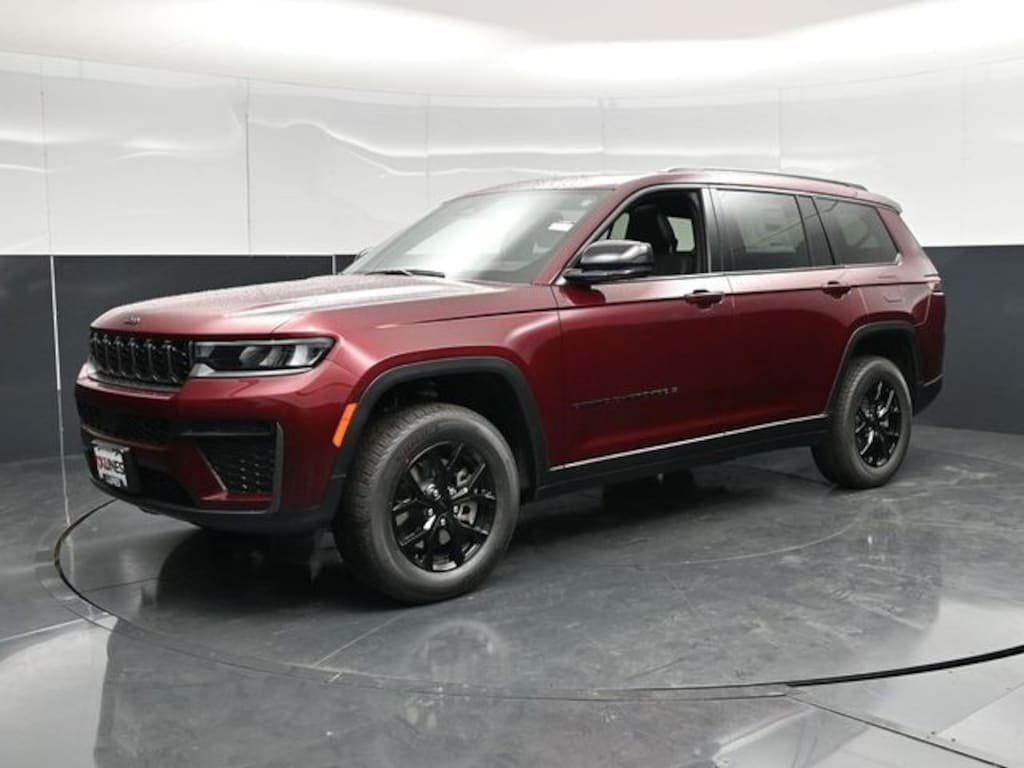 New 2026 Jeep Grand Cherokee Laredo Sport Utility