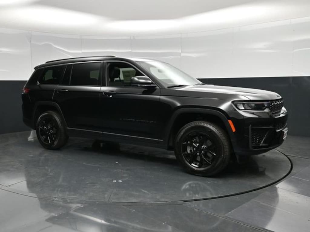 New 2026 Jeep Grand Cherokee Laredo Altitude Sport Utility