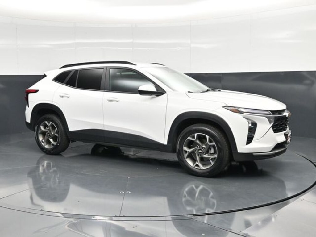 Used 2025 Chevrolet Trax LT SUV