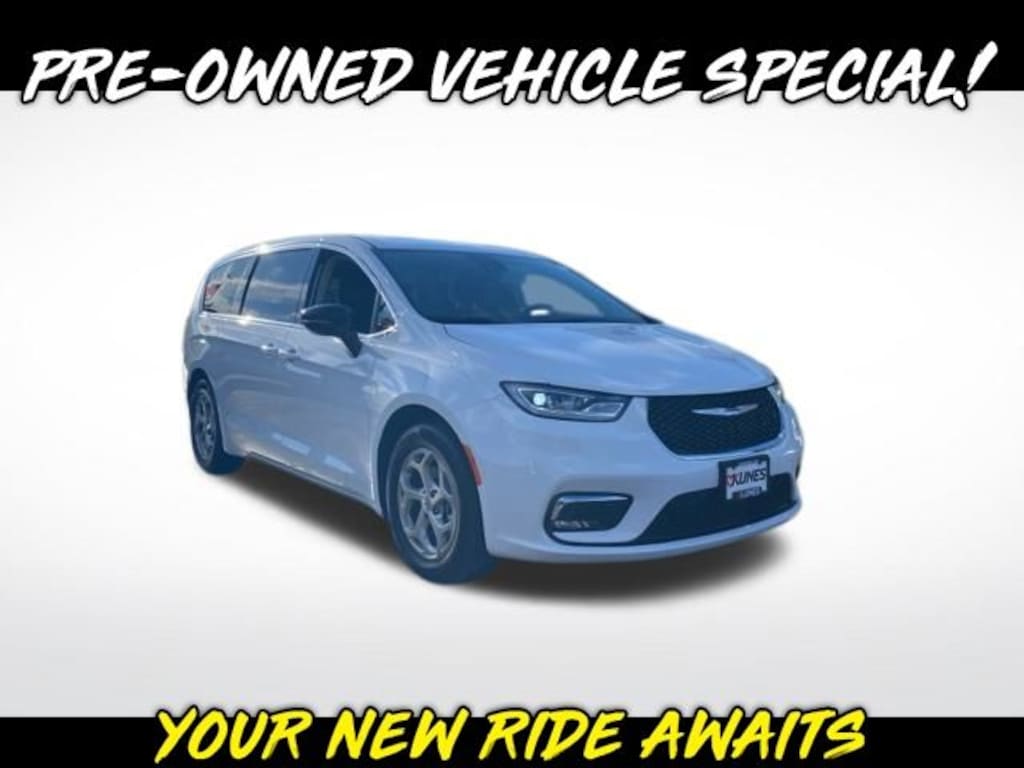 Used 2024 Chrysler Pacifica Limited Minivan/Van