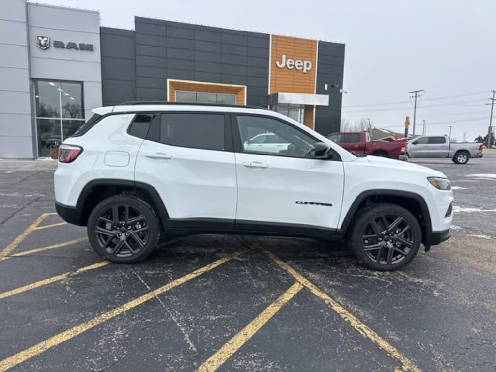 New 2026 Jeep Compass Altitude Sport Utility
