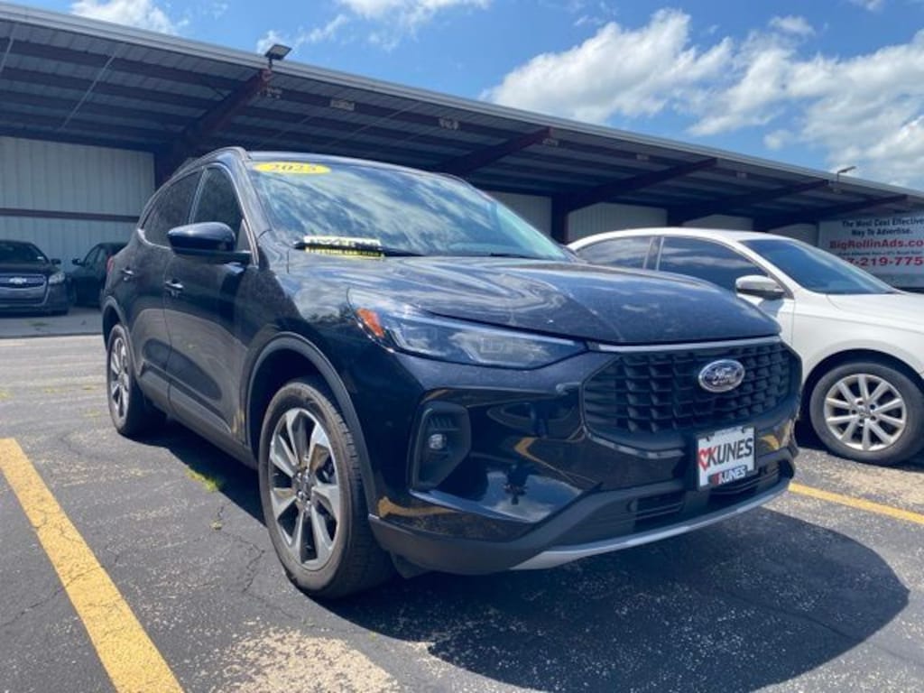 Used 2025 Ford Escape Platinum SUV