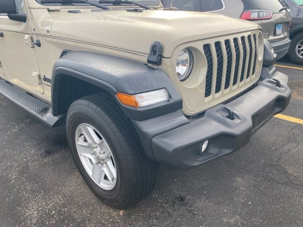 Used 2020 Jeep Gladiator Sport Truck