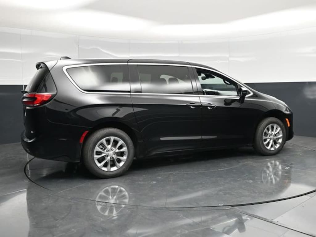 New 2027 Chrysler Pacifica Select Passenger Van