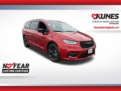 2026 Chrysler Pacifica Limited Passenger Van