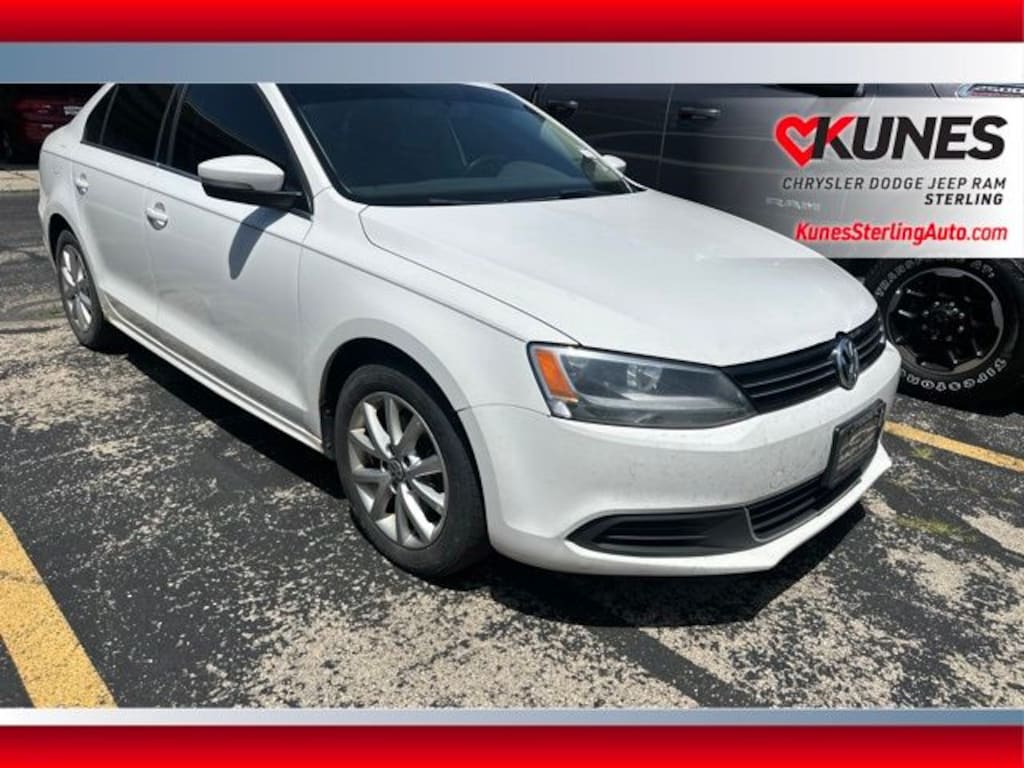 Used 2014 Volkswagen Jetta 1.8T SE w/Connectivity/Sunroof Sedan