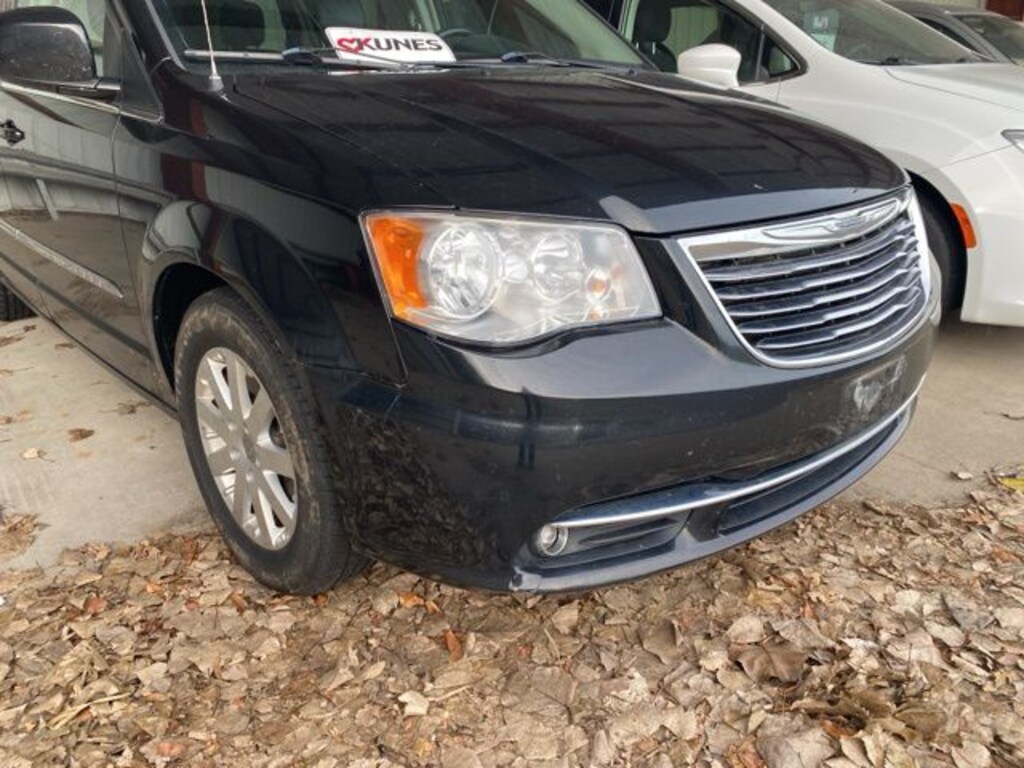 Used 2014 Chrysler Town & Country Touring Minivan/Van