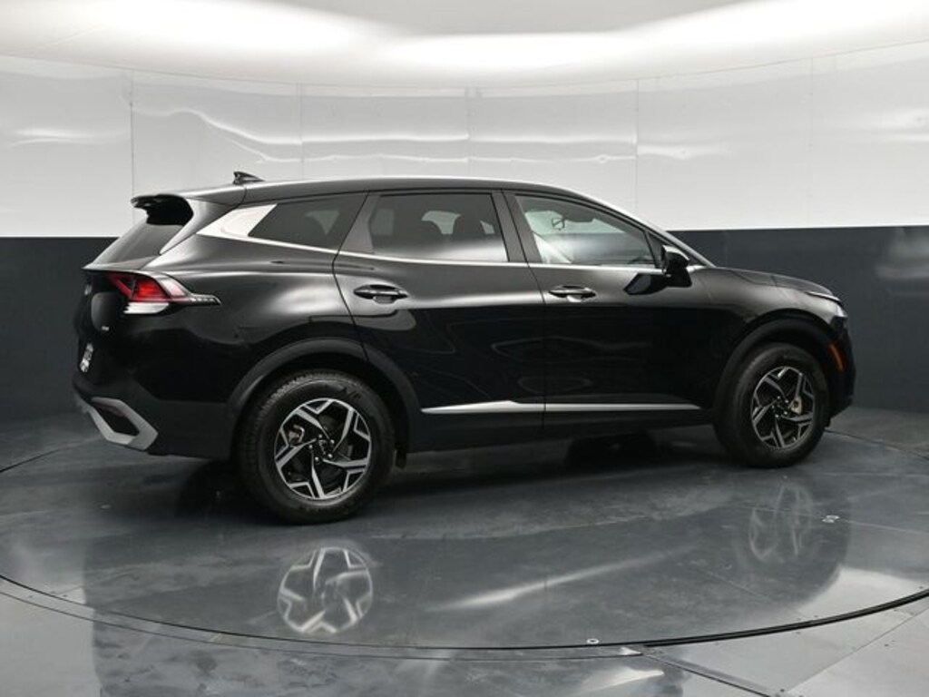 Used 2025 Kia Sportage LX SUV