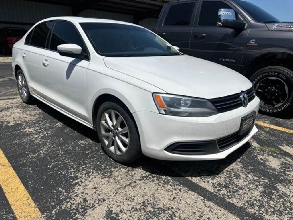 Used 2014 Volkswagen Jetta 1.8T SE w/Connectivity/Sunroof Sedan