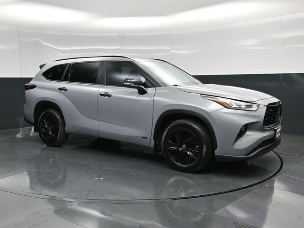 Certified 2025 Toyota Highlander Hybrid XLE SUV
