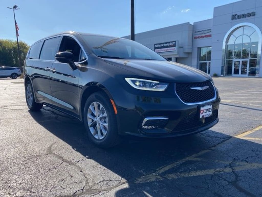 New 2026 Chrysler Pacifica Select Passenger Van