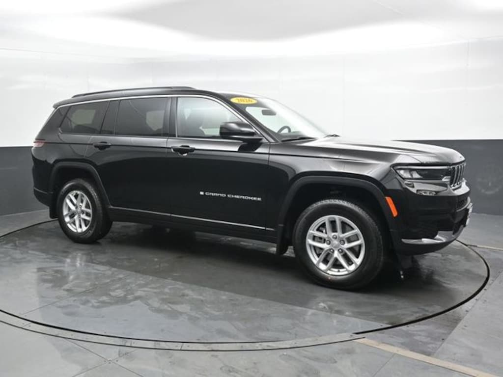 New 2026 Jeep Grand Cherokee Laredo Sport Utility