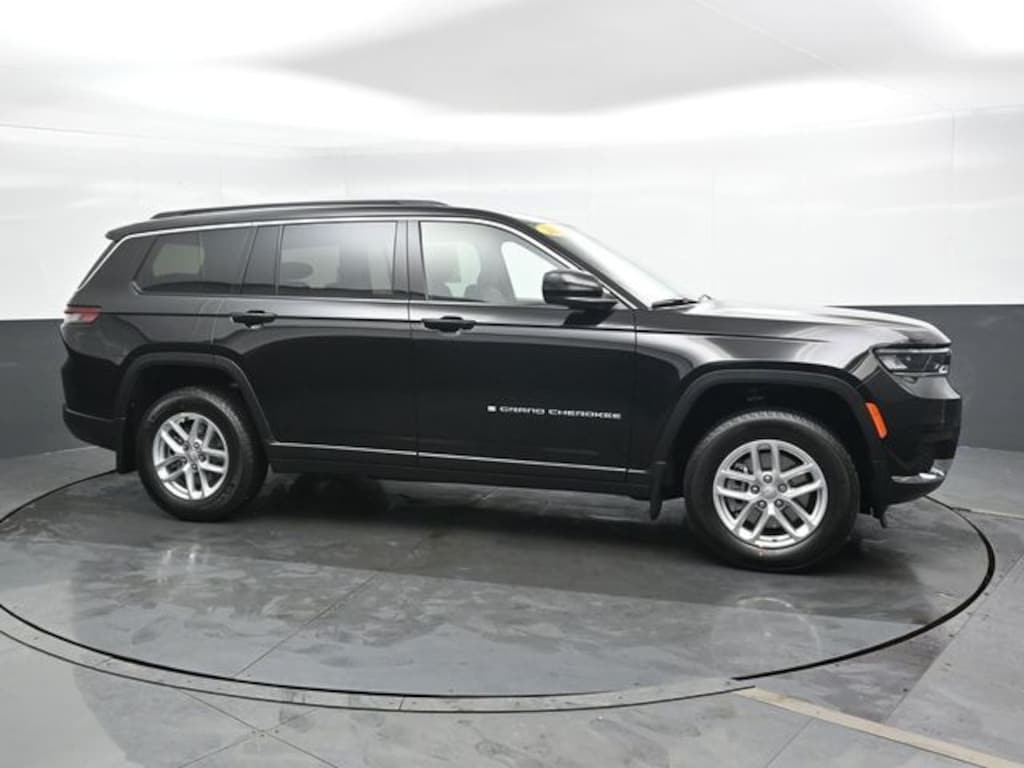 New 2026 Jeep Grand Cherokee Laredo Sport Utility
