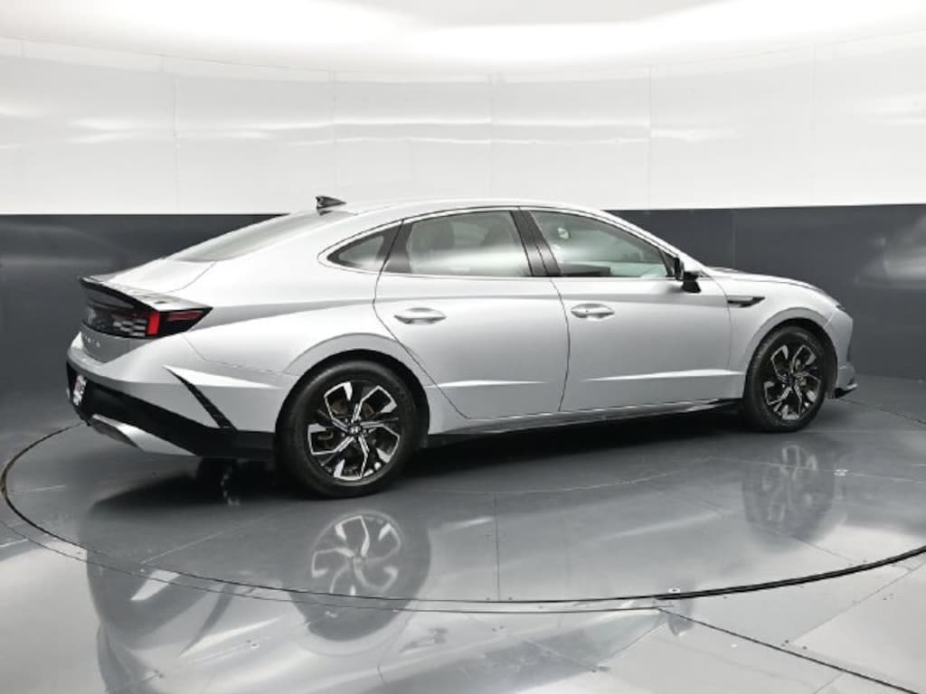 Used 2024 Hyundai Sonata SEL Sedan