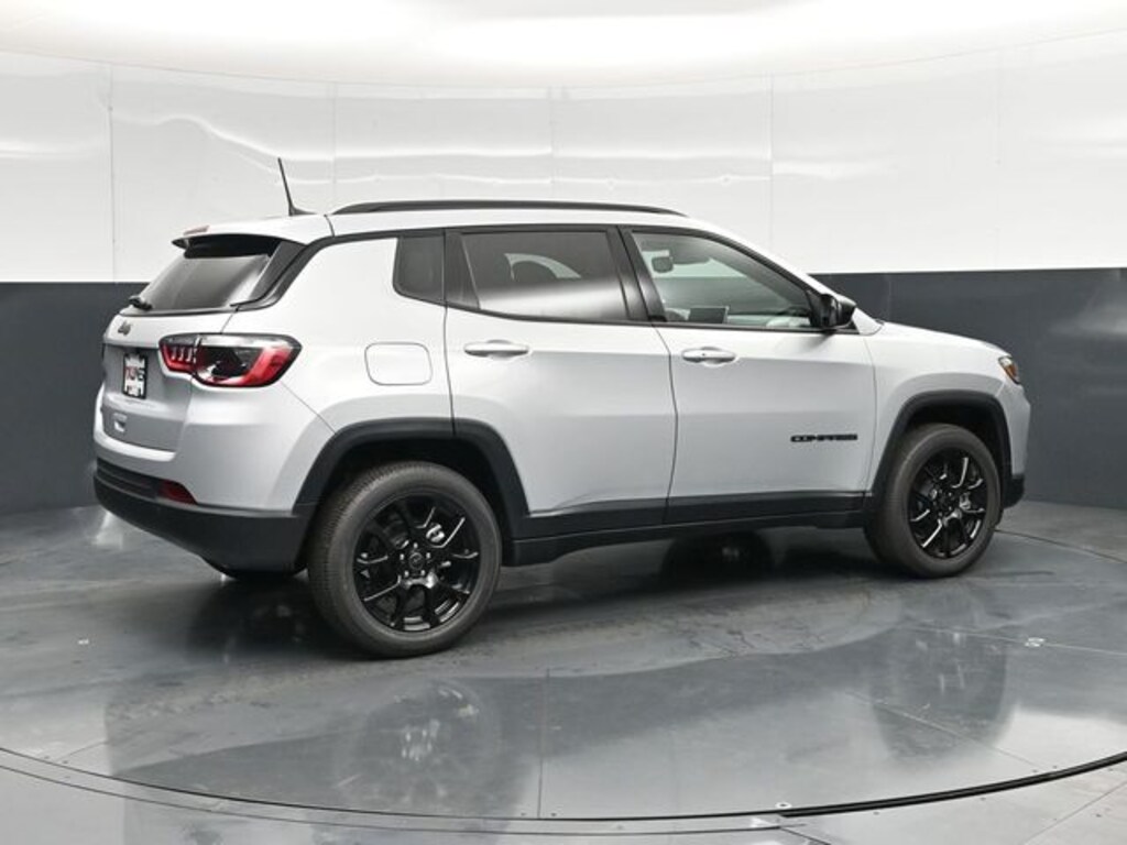 Used 2026 Jeep Compass Latitude SUV