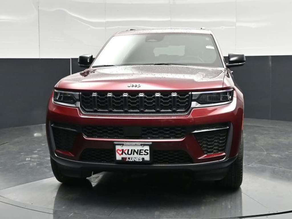 New 2026 Jeep Grand Cherokee Laredo Sport Utility